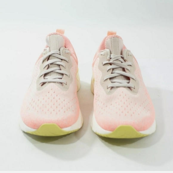 NIKE Odyssey React Running Shoes Size 10 pink and White like new condition - Picture 9 of 11